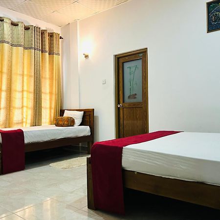 Royal Nest Bed & Breakfast Polonnaruwa Bagian luar foto