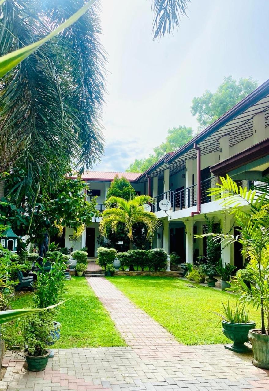 Royal Nest Bed & Breakfast Polonnaruwa Bagian luar foto