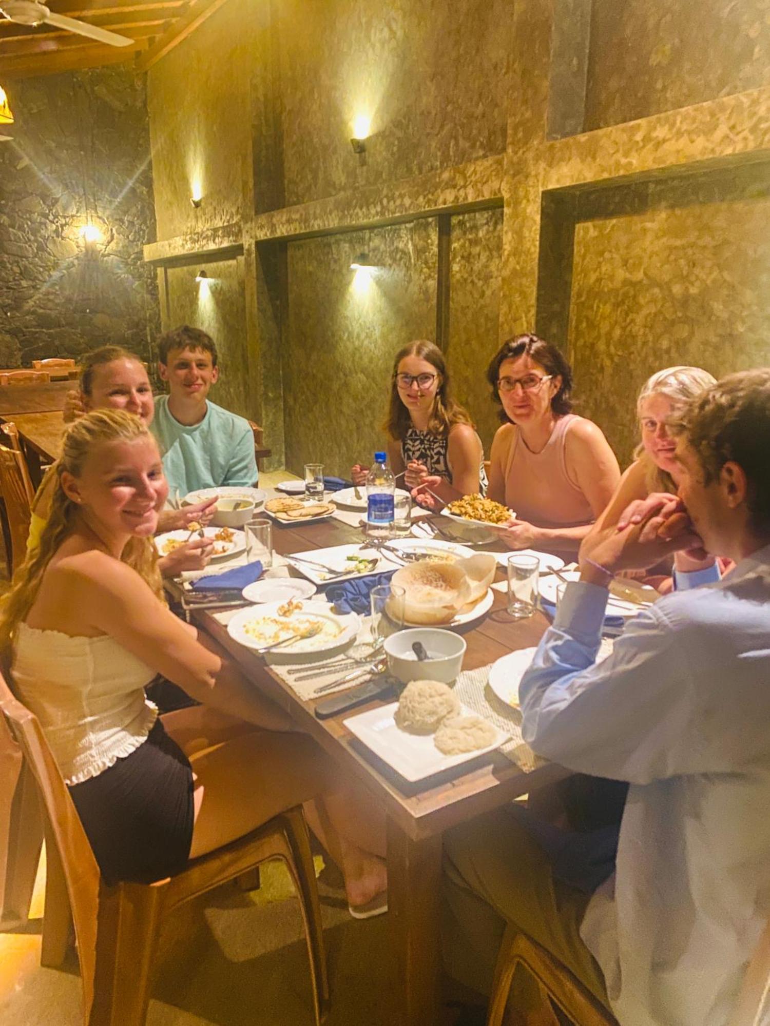 Royal Nest Bed & Breakfast Polonnaruwa Bagian luar foto