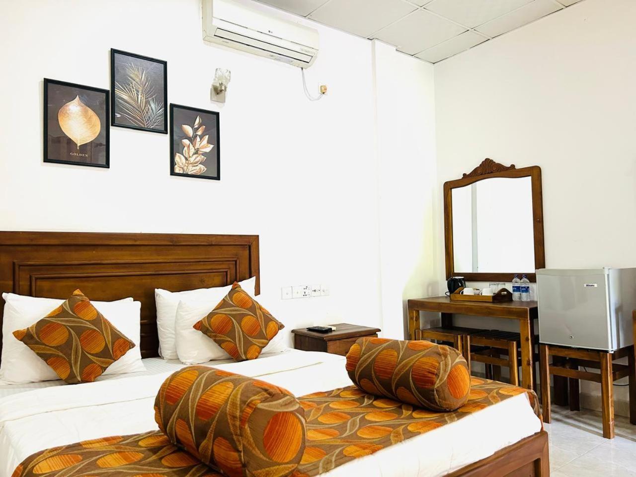 Royal Nest Bed & Breakfast Polonnaruwa Bagian luar foto
