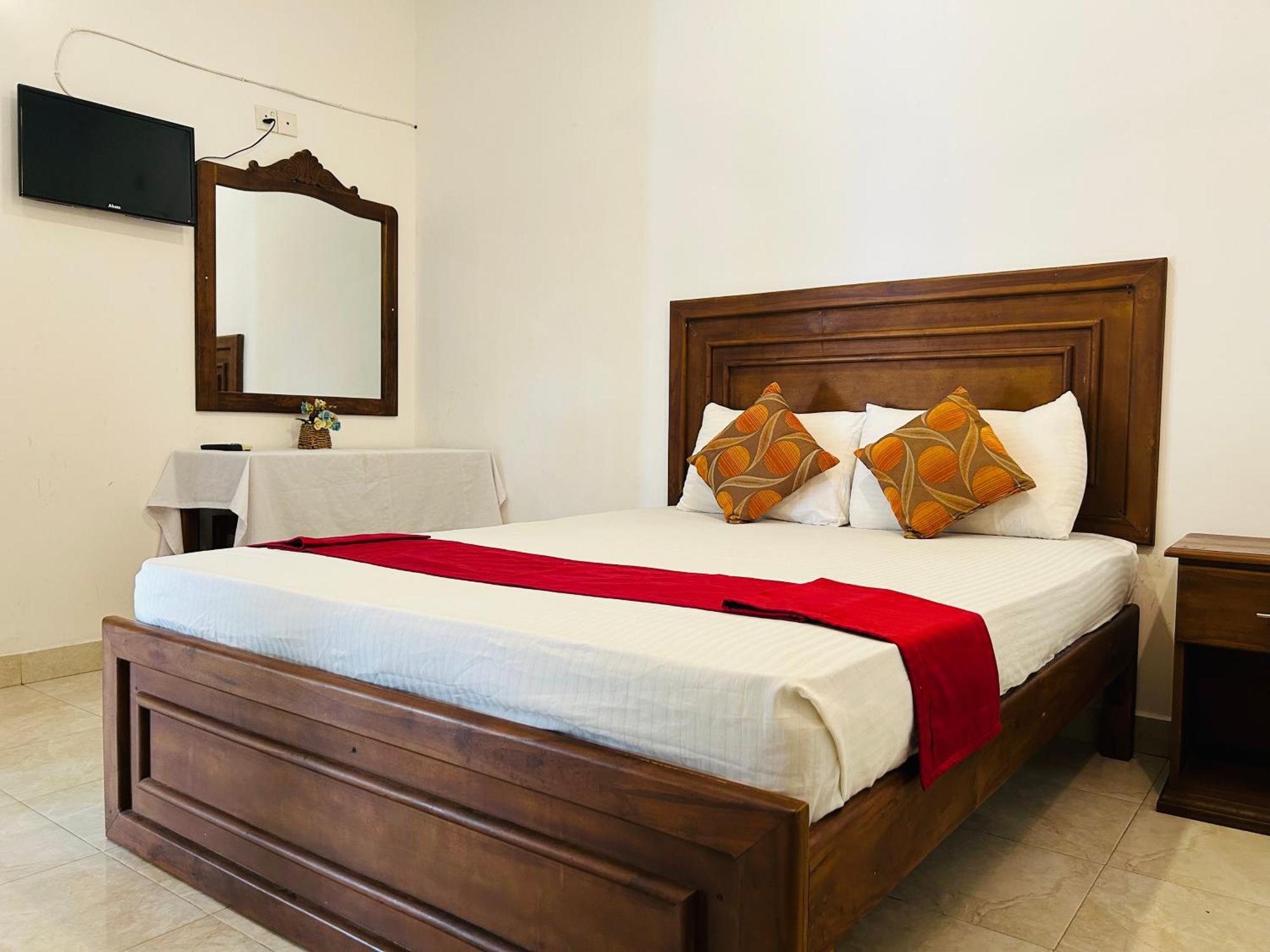 Royal Nest Bed & Breakfast Polonnaruwa Bagian luar foto