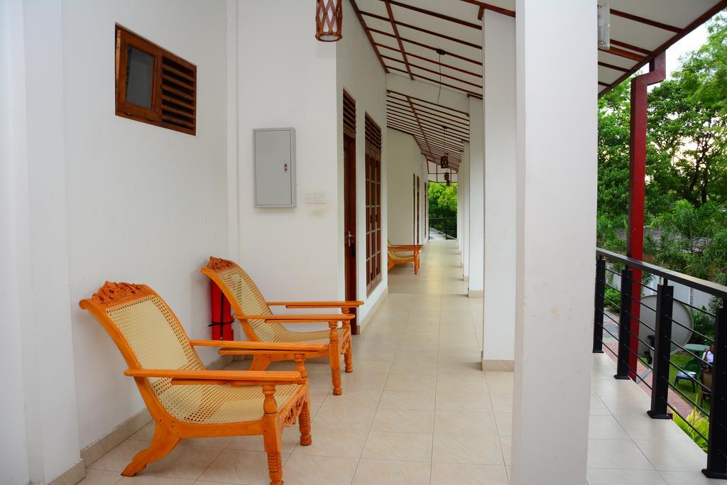Royal Nest Bed & Breakfast Polonnaruwa Bagian luar foto